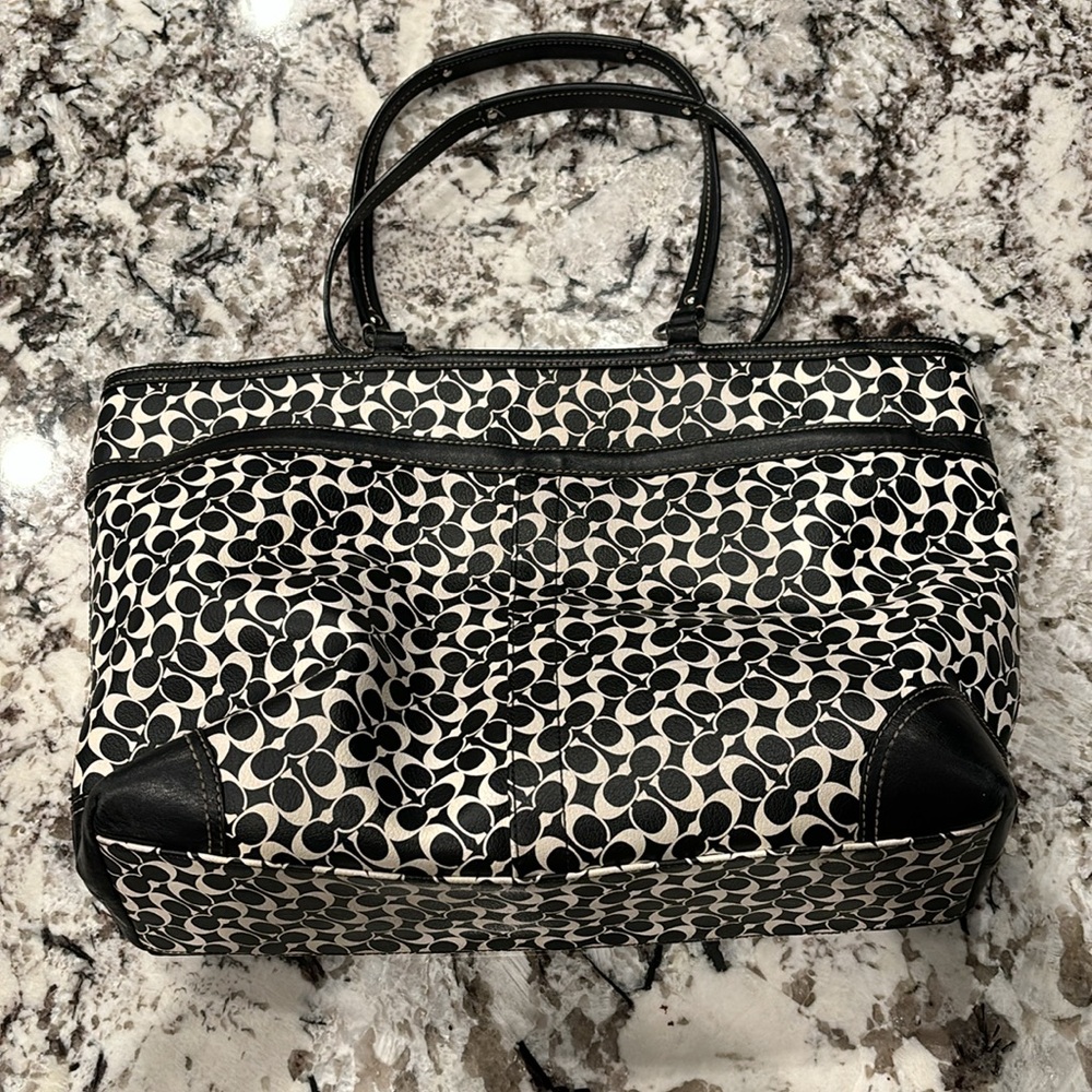 Coach Dipper Bag - Picture 3 of 9